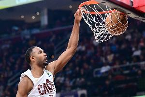 耐克球衣长还是阿迪球长