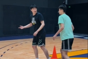 恒大亚冠夺冠合唱