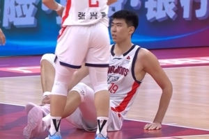 巅峰热火打得过勇士吗