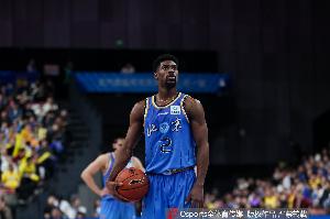 02世界杯小罗什么位置