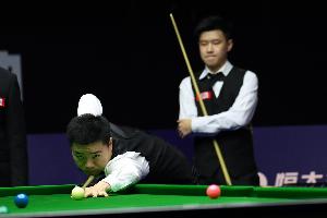 再看国足我就是狗图片