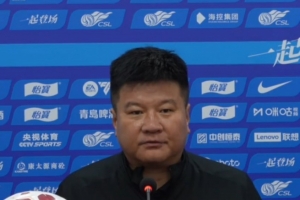 阿什利塔 足球鞋测评