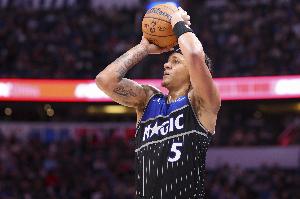 关键三分定胜局！班凯罗17中6砍25分12板9助3断2帽 罚球14中11