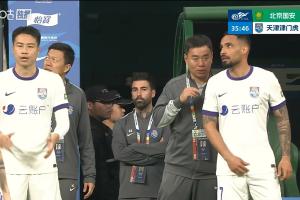 津门虎上半场换两人！谢蒂内、杨帆登场，换下王献钧、季胜攀