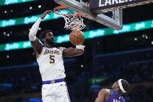 来得很突然！艾顿二级恶犯被驱逐 8年职业生涯首次被驱逐出场！