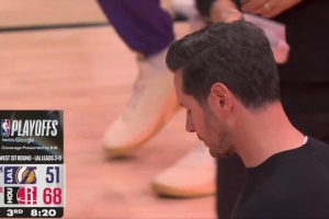 分差17分了！阿门借掩护骑马射箭两分打停湖人