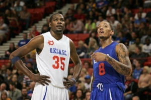 迈克尔·比斯利：大学首场比赛前KD说我比他强 那给了我信心