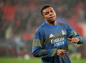 西甲欧冠颗粒无收！评论员：克罗斯离队的影响，远大于姆巴佩加盟