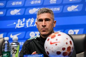 黄健翔：国安也许应重新自我定位，审视现在的战术是否适合球队