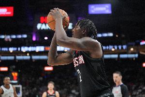 惨不忍睹！火箭赢了19分 芬尼-史密斯2中0拿2分&正负值-13