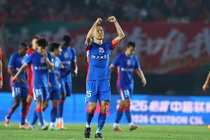 足球报：申花5连胜考验才刚开始，若能双杀蓉城还有赶超的可能