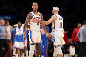 替补得分36-12！戴格诺特：季后赛需每个人站出来 他们都挺身而出