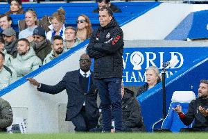 贴脸输出！泰山U20主帅崔鹏不满判罚，怒喷“S*“、“C*M”被罚下