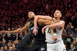 意外不？戈贝尔常规赛对约基奇20胜12负 季后赛10胜12负略处下风