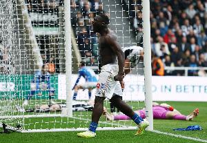 布罗比谈拜仁传闻：被豪门关注总是高兴，但我本人没听到任何消息