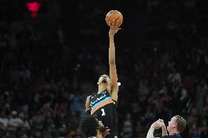 大逆转！媒体人：马刺把开拓者完全打懵了 后者想再打回来太难了