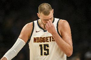 船记：如果有人被禁赛第一个应该是约基奇 他前47分57秒干嘛去了