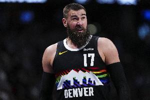 效率很高！瓦兰替补10分半钟4中4拿下9分2板1助1帽 3失误美中不足