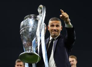 曼晚：曼城主席穆巴拉克亲自介入票价讨论，确保下赛季票价不变