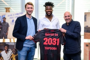 官方：勒沃库森与27岁中卫塔普索巴续约至2031年