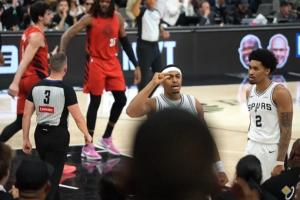 凯尔登单吃阿夫迪亚后喷垃圾话+比嘲讽：黑鬼小垃圾！