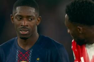 这小眼神！慢镜头回放判点前阿方索说着什么，登贝莱以眼神回应