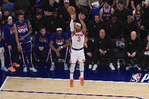 阿伦：哈特毕竟是NBA球员&命中三分很正常 我们要继续相信教练