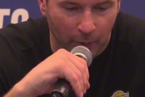 雷迪克赛后狂赞老詹，嘴角压不住了 ☺️