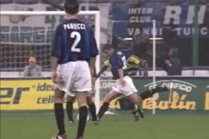 暴力身躯+细腻技术！维埃里神级破门演绎锋线美学！