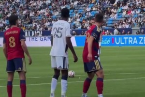 今年能圆梦吗？B费此前谈C罗对他成长的影响！