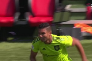 记忆深刻！卡塞米罗来到曼联第一年的那些高光时刻！