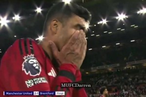 如此胖虎 怎能不爱！终场哨响后，卡塞米罗含泪向球迷致意