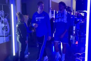 剑指黑八！魔术3-1领先活塞，赛后球员通道球迷超级兴奋！