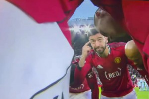 这才是曼联队长该有的样子！B费激情动员：无论代价，全力以赴！