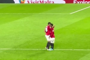 舍什科进球后，卡塞米罗一路跑到阿玛德身边拥抱了他❤️