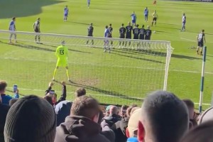 射门训练？这个人墙为对手留出了圆月弯刀的线路！